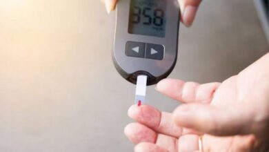 صورة ابتكار جهاز جديد لقياس السكر في الدم دون ألم