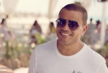 صورة من “أوضة فوق السطح” إلى نجم عربي.. كيف كتب عمرو دياب رحلته بالكلمات؟