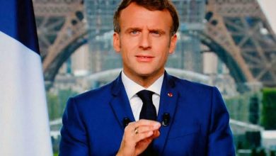 صورة فيديو.. الرئيس الفرنسي “إيمانويل ماكرون” يتعرض للضرب
