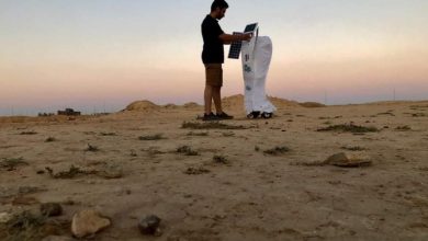 صورة صور.. مهندس مصري يبتكر روبوت يحول الهواء لـ”مياه شرب”
