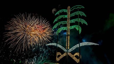 صورة احتفالًا باليوم الوطني الـ92.. الألعاب النارية تزين سماء السعودية