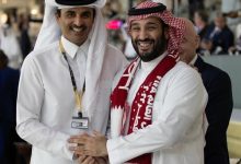 صورة صورة باسمة لولي العهد وأمير قطر في افتتاح بطولة كأس العالم