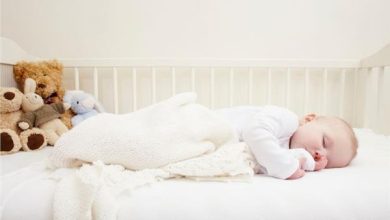 صورة متلازمة موت الرضيع.. تحذير من استخدام اللحاف في تدفئة الطفل
