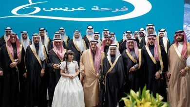 صورة أميرُ الرياض يرعى حفلَ زواج 100 من أبناء جمعية إنسان