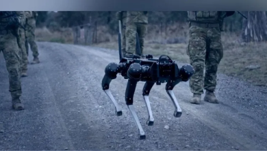 صورة “الروبوت الكلب” يعمل حتى قبل أن ينطق الجنود