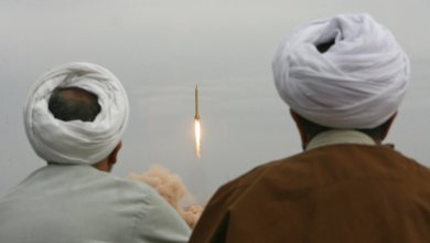 صورة إيران تُعلن تجربة صاروخها الباليستي “الأكثر تطورا” وتستعرض ميزاته