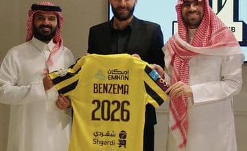 صورة كريم بنزيما يوقع مع الاتحاد السعودي لمدة 3 سنوات