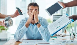 8 عادات مسائية تمنع تحقيق الثروات وتؤدي للفشل