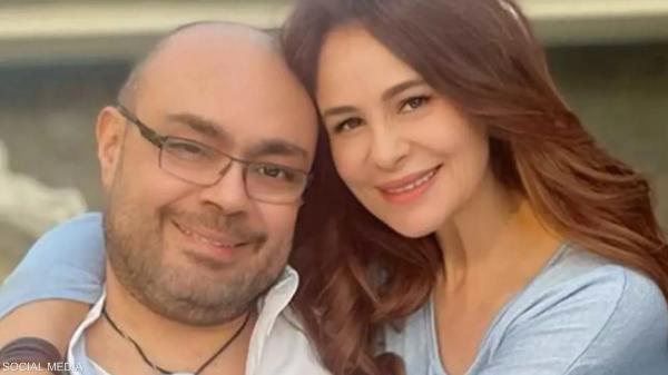 شاهد.. انهيار الفنانة "كارول سماحة" في جنازة زوجها المنتج "وليد مصطفى" ...