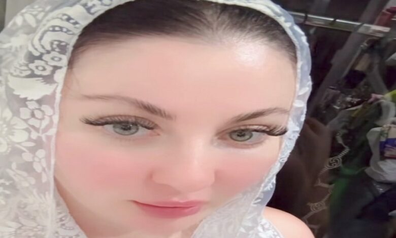 "صوفينار" ترد على شائعات ارتدائها الحجاب واعتزالها الرقص الشرقي