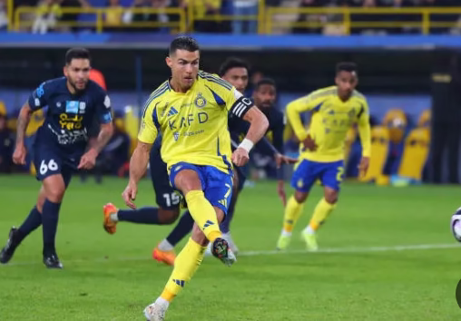 "الفتح" يصدم "النصر" بثلاثية في ختام الدوري السعودي