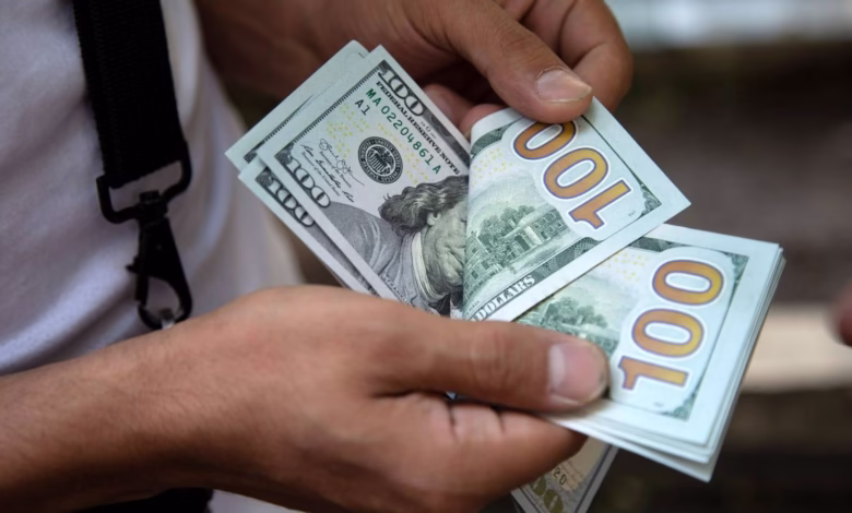 “سعر الدولار” اليوم في مصر.. استقرار نسبي وسط ترقّب الأسواق