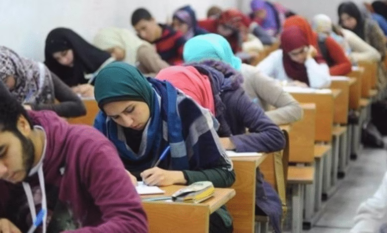 مفرد "سبانخ" وجمع "بقدونس".. جدل واسع وسخرية بسبب امتحان اللغة العربية للثانوية العامة!