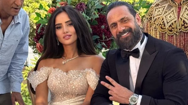 "زينة" تعود لعناوين الأخبار من جديد بسبب مسلسلها الجديد.. هل تجسد قصتها مع "أحمد عز"؟