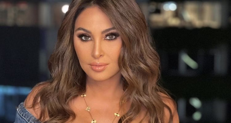 شاهد.. "إليسا" تثير الجدل بإطلالة صيفية جريئة وتغيير ملامحها يلفت الأنظار