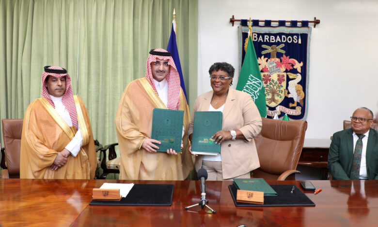 الصندوق السعودي للتنمية يبدأ نشاطه الإنمائي في باربادوس عبر توقيع اتفاقيتين تنمويتين بقيمة 92.7 مليون دولار