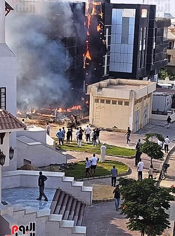 دبي مول.. حين يتحوّل التسوق إلى تجربة عمر على شارع الشيخ زايد