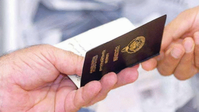 صورة سحب جنسيات يثير الجدل في الكويت.. وعيسى العلوي يتصدر المشهد الإعلامي