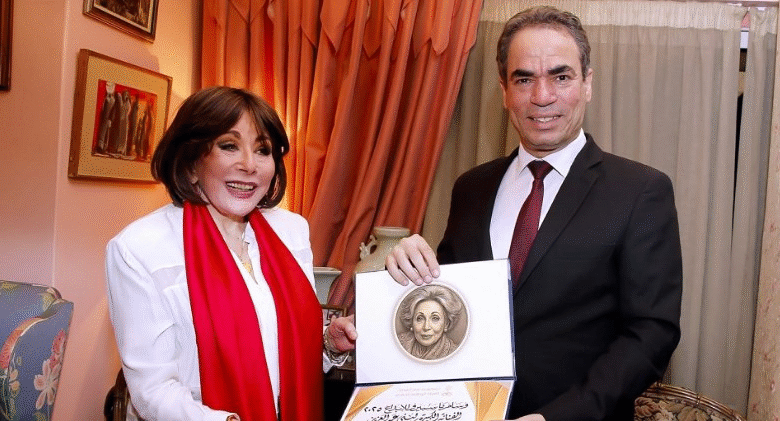 لبنى عبدالعزيز.. تكريم جديد يخلّد مسيرة فنية استثنائية
