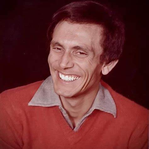 محمد صبحي عام 1978 – صورة قديمة بابتسامته المعهودة