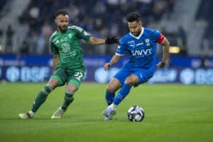 "كلاسيكو الجنون".. الأهلي يقلب الطاولة على الهلال بتعادل مثير 3-3