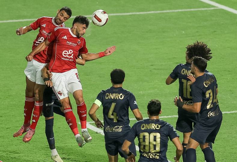 الأهلي يقلب الطاولة ويهزم الزمالك 2-1 في القمة 131 ويشعل سباق الدوري المصري