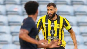 "الاتحاد يُسحق الفتح 4-2 ويعتلي صدارة الدوري السعودي"