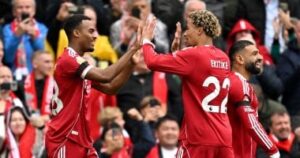 ليفربول يحسم ديربي الميرسيسايد أمام إيفرتون في مواجهة مثيرة بالدوري الإنجليزي