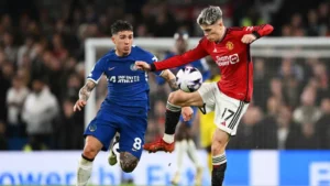 مانشستر يونايتد يحسم قمة تشيلسي 2-1 في الدوري الإنجليزي الممتاز