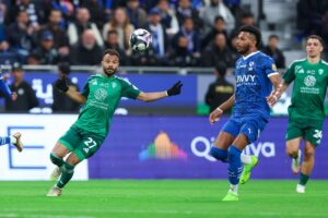 "كلاسيكو الجنون".. الأهلي يقلب الطاولة على الهلال بتعادل مثير 3-3