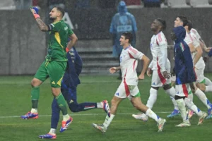 "إيطاليا تفوز 5-4 في دراما كروية على إسرائيل.. وتقترب من المونديال"