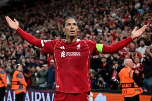 ليفربول يحسم القمة المثيرة أمام أتلتيكو مدريد بثلاثية صلاح وفان دايك