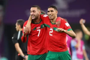"المغرب يهزم زامبيا 2-0 ويُثبّت صدارته في تصفيات المونديال"