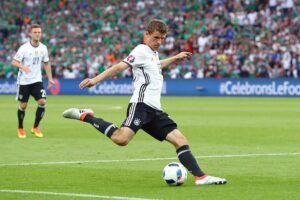 "ألمانيا تنقذ ماء وجهها بفوز حاسم 3-1 على أيرلندا الشمالية"