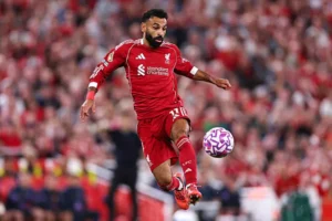 ليفربول يحسم القمة المثيرة أمام أتلتيكو مدريد بثلاثية صلاح وفان دايك