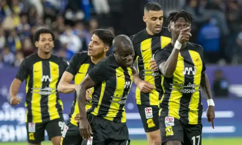 "الاتحاد يُسحق الفتح 4-2 ويعتلي صدارة الدوري السعودي"
