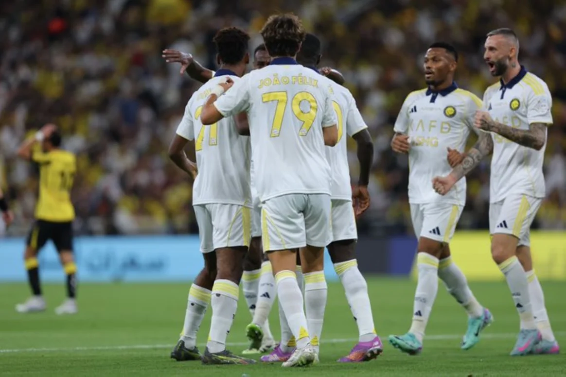 النصر يضرب الاتحاد بثنائية رونالدو وماني وينفرد بصدارة الدوري السعودي