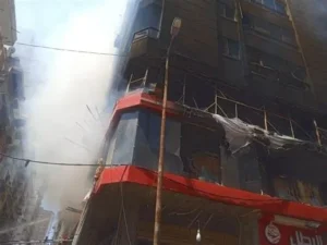 "حريق يلتهم معرض دراجات بخارية في باكوس بالإسكندرية.. إخلاء العقار والسيطرة على النيران"