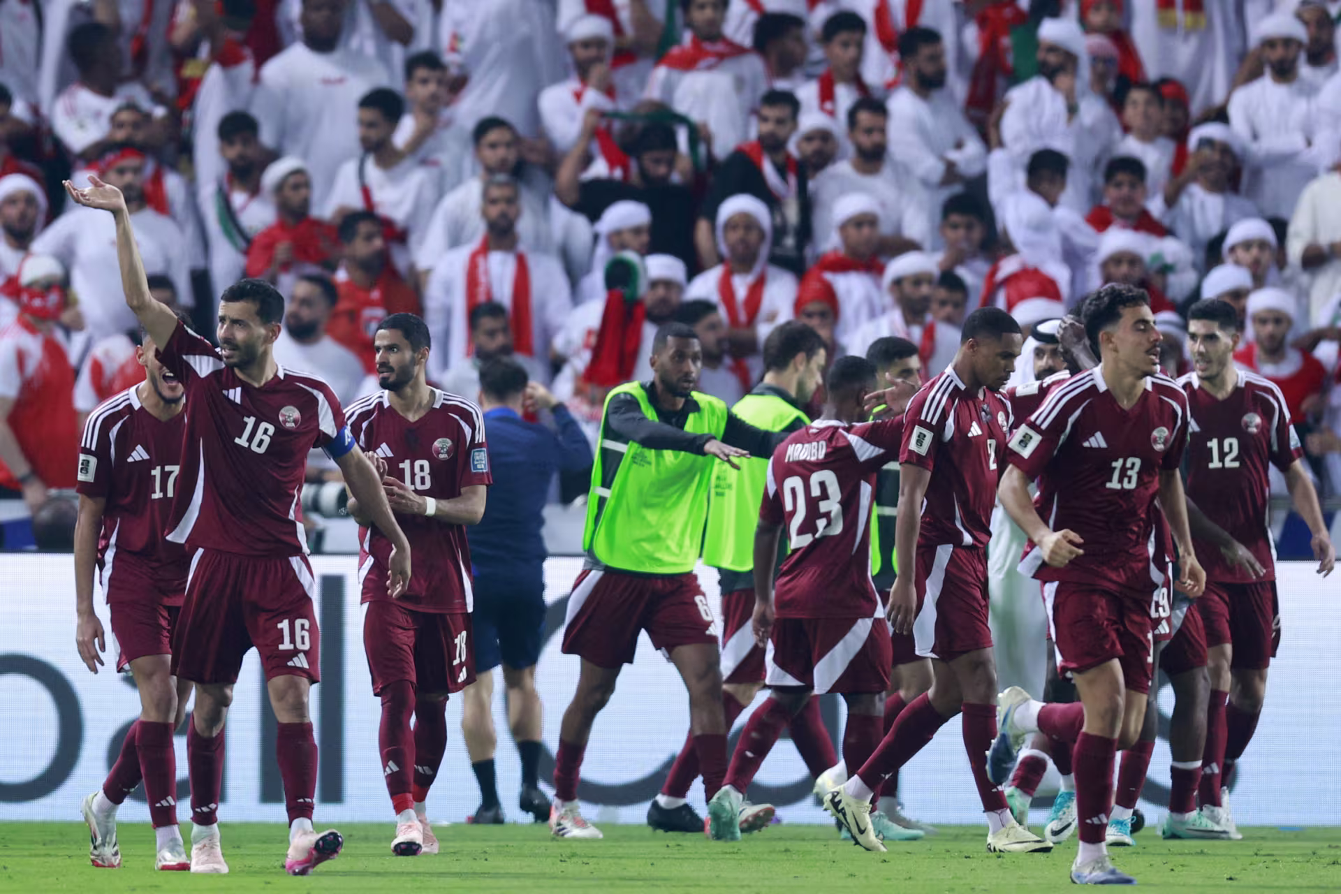 قطر تخطف بطاقة التأهل إلى كأس العالم 2026 بعد فوز مثير على الإمارات