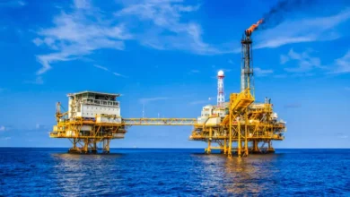 صورة أسعار النفط تواصل الصعود العالمي.. وبرنت عند 62.47 دولارًا للبرميل