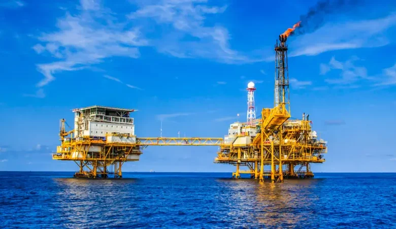 أسعار النفط تواصل الصعود العالمي.. وبرنت عند 62.47 دولارًا للبرميل