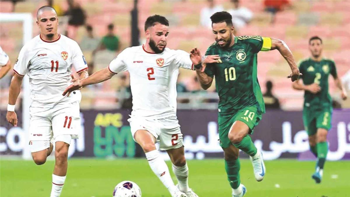 السعودية تواجه إندونيسيا الليلة في تصفيات كأس العالم 2026.. صقر الصقور يترقب الانطلاقة
