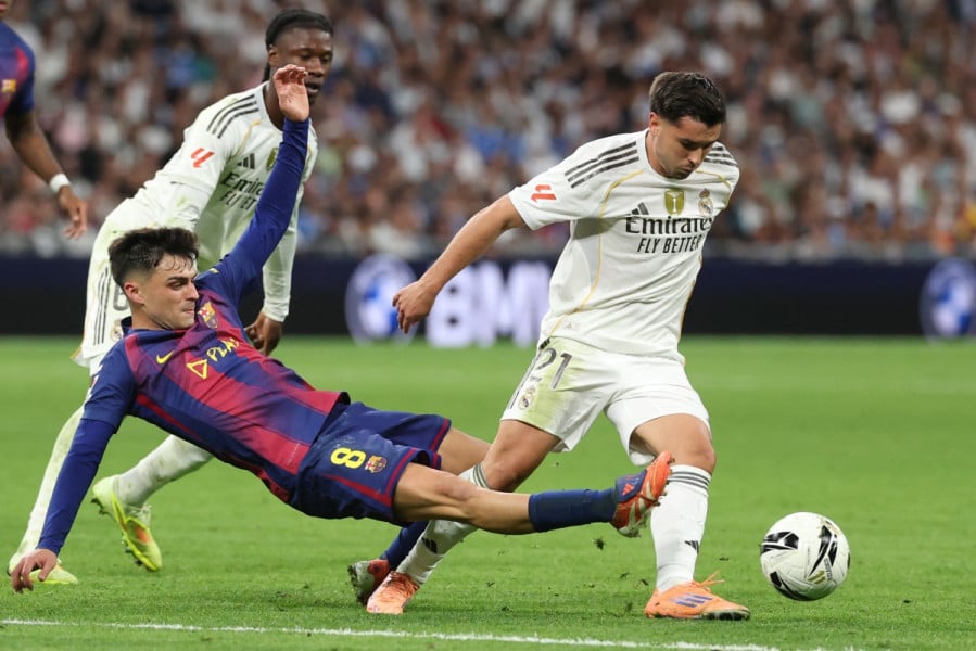 بهدفين في مرمى برشلونة.. "كلاسيكو" إسبانيا يبتسم لريال مدريد