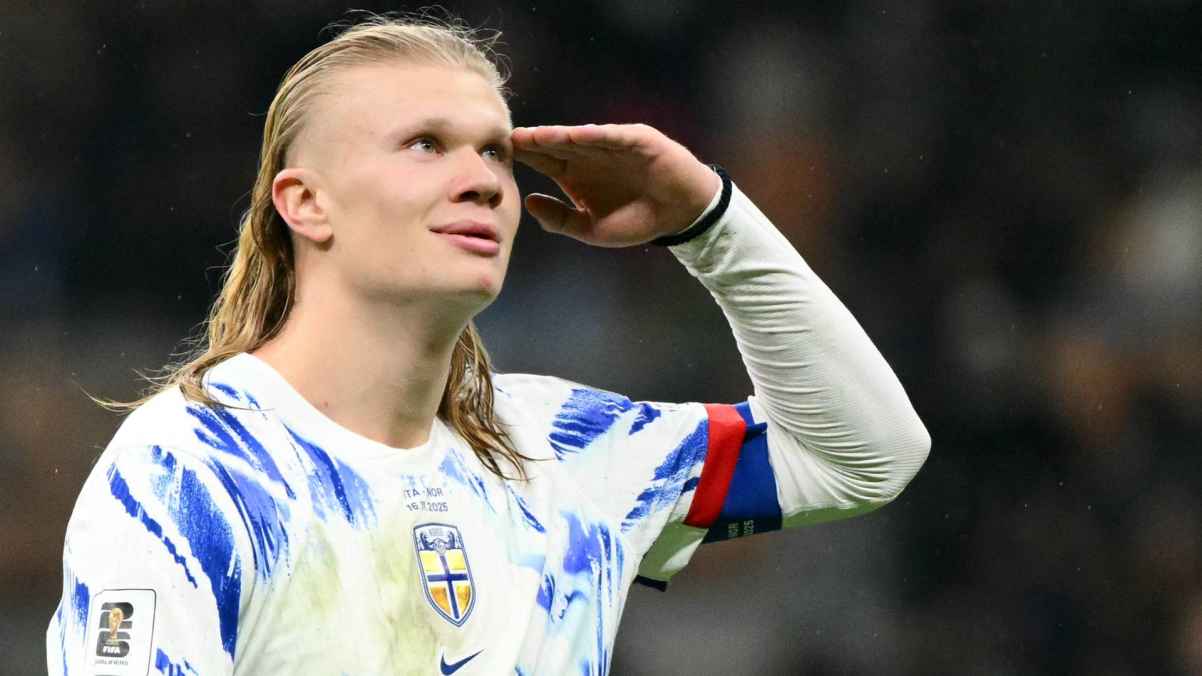 هالاند يقود النرويج إلى كأس العالم لأول مرة منذ 1998 برباعية تاريخية أمام إيطاليا