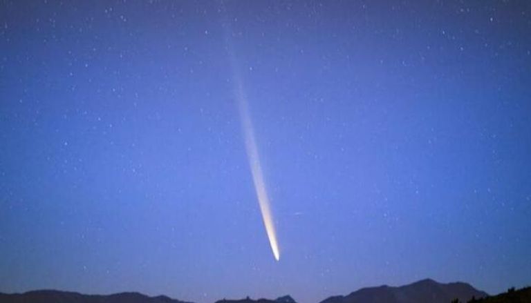 شاهد.. مذنب ATLAS ينقسم إلى ثلاث أنوية ومرصد عربي يوثّق الظاهرة بدقّة