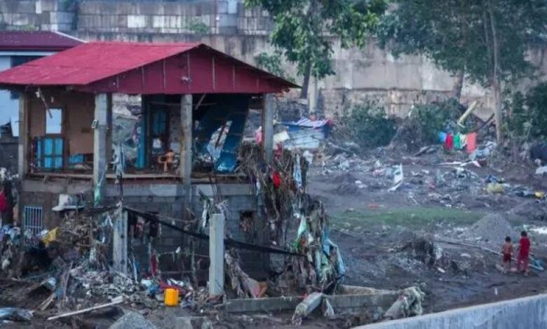 "إعصار كالمايجي يضرب فيتنام بعنف.. خسائر تفوق 296 مليون دولار ودمار واسع في جيا لاي"