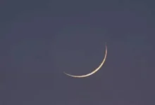 صورة مشهد ليلي مميز: ظهور هلال جمادى الآخرة في سماء الوطن العربي