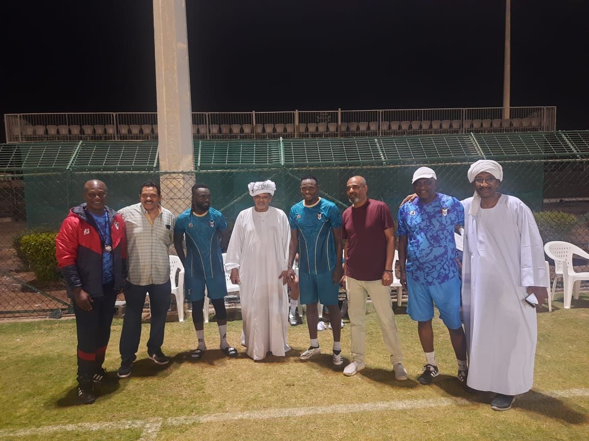 صقور الجديان يحطّون في عُمان استعدادًا لمواجهة الأحمر العُماني