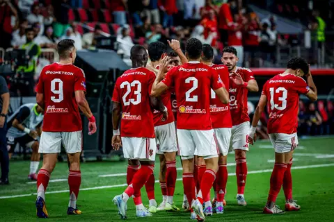 مواعيد مباريات اليوم.. انطلاق مشوار الأهلي وبيراميدز في أفريقيا.. ولقاءات نارية في أوروبا