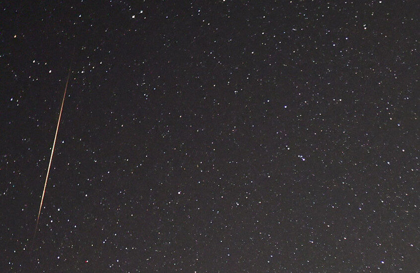 شاهد.. مذنب ATLAS ينقسم إلى ثلاث أنوية ومرصد عربي يوثّق الظاهرة بدقّة